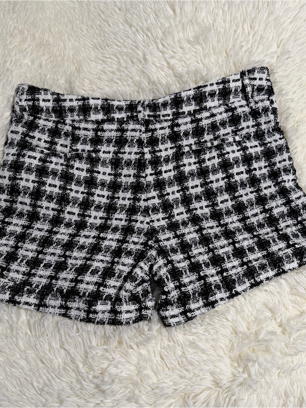 Classic Black & White Tweed High-Waist Women's Shorts - Picture 3 of 11